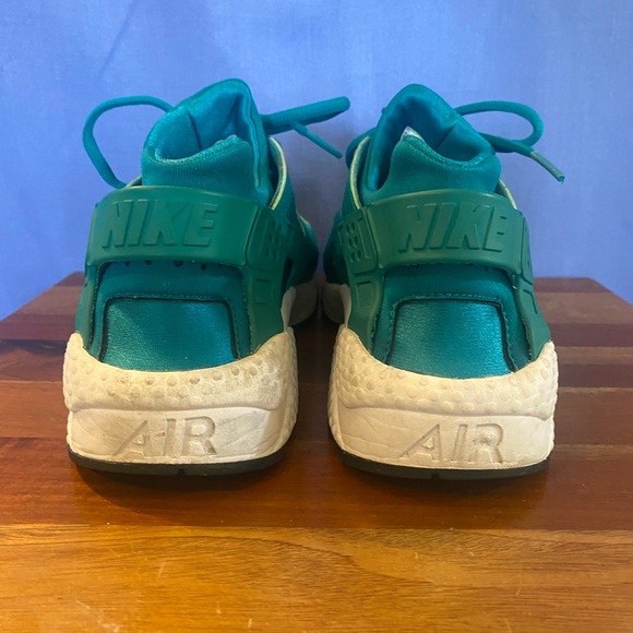 Nike Air Hurache in Retro Teal - Picture 4 of 6
